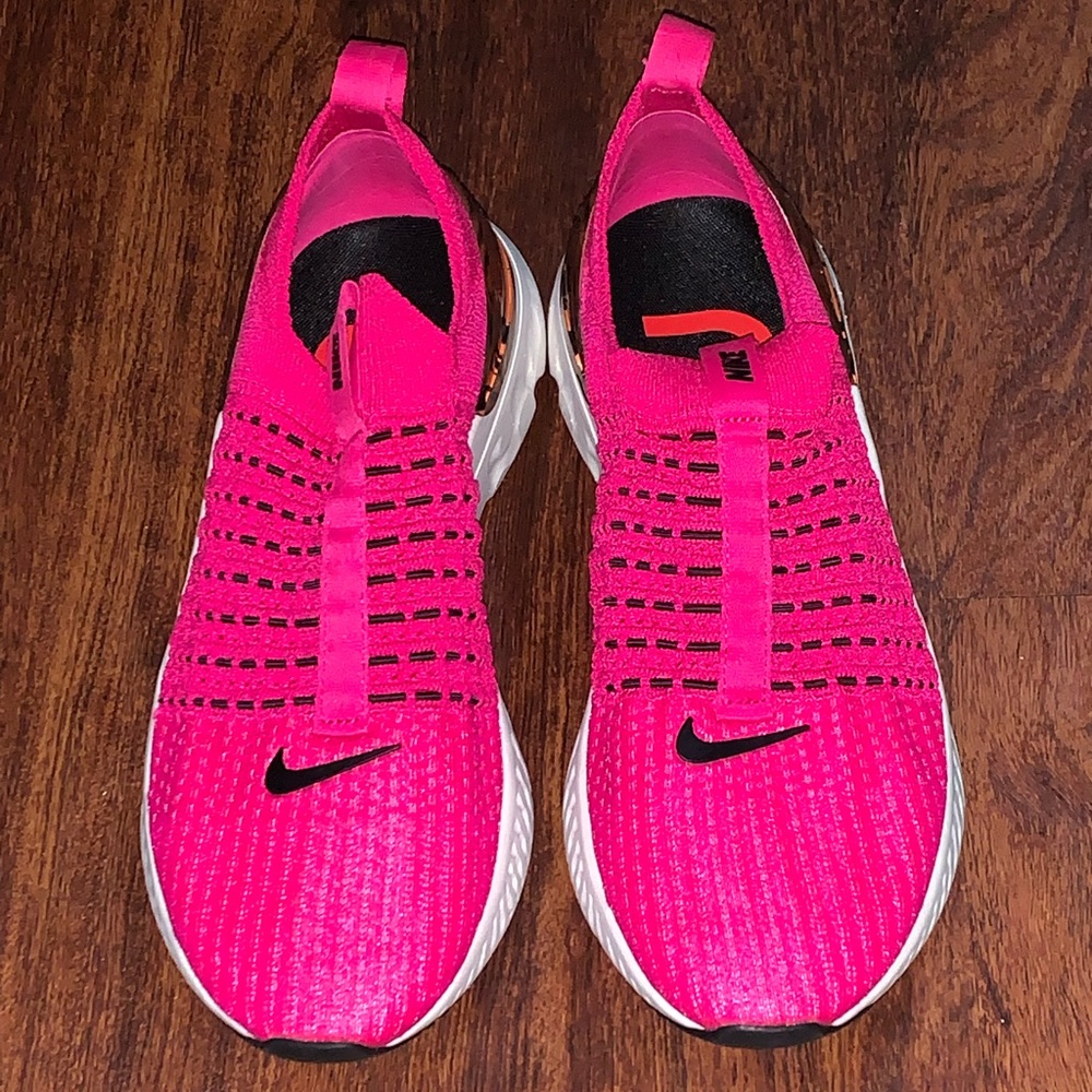 ⬇️⬇️Nike Women's Sneakers in Pink with Black and Orange Accents